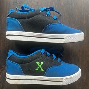 Sidewalk sports Heely Roller Shoes size 4